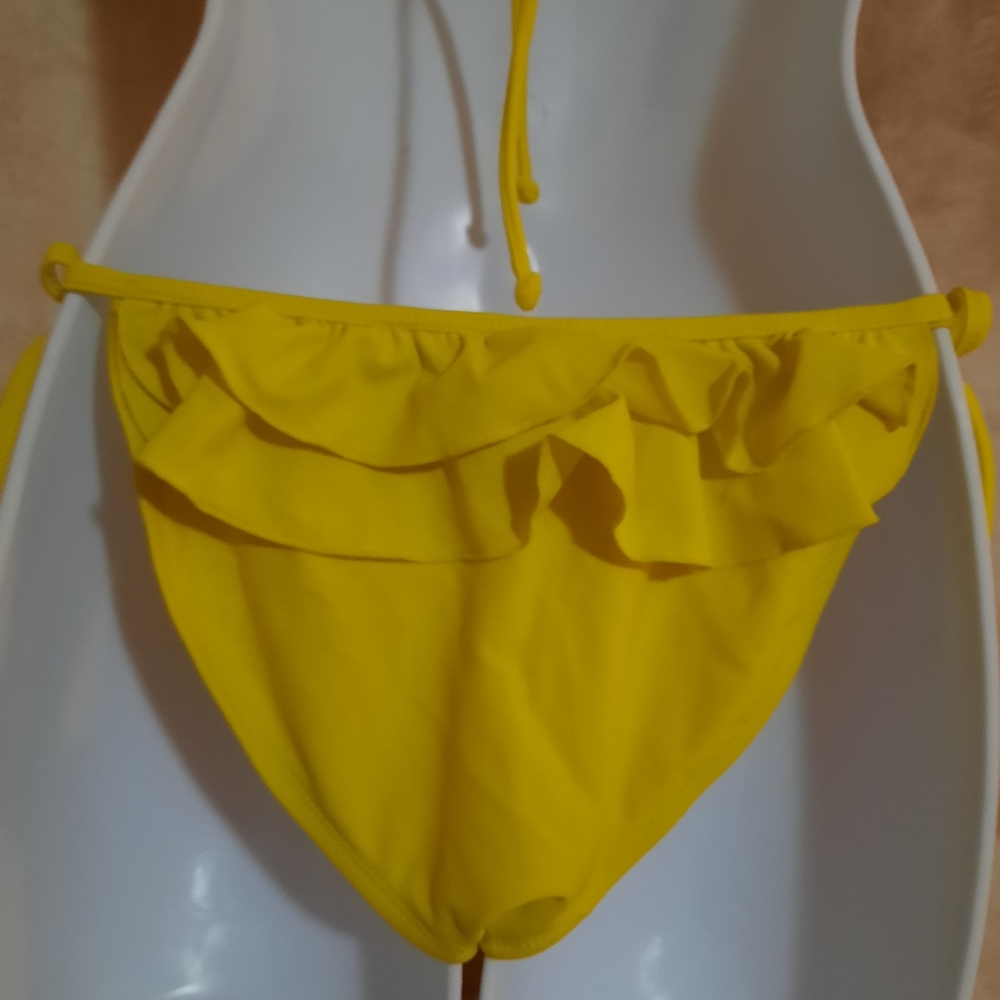 Yellow Swimsuit - Picture 9 of 11